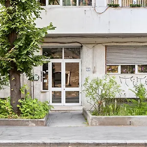  Apartment City Heart Retreat Elegant Romania